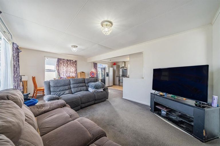 Photo of property in 5 Cypress Drive, Maungaraki, Lower Hutt, 5010