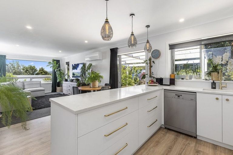 Photo of property in 7 Quinn Grove, Ranui, Porirua, 5024