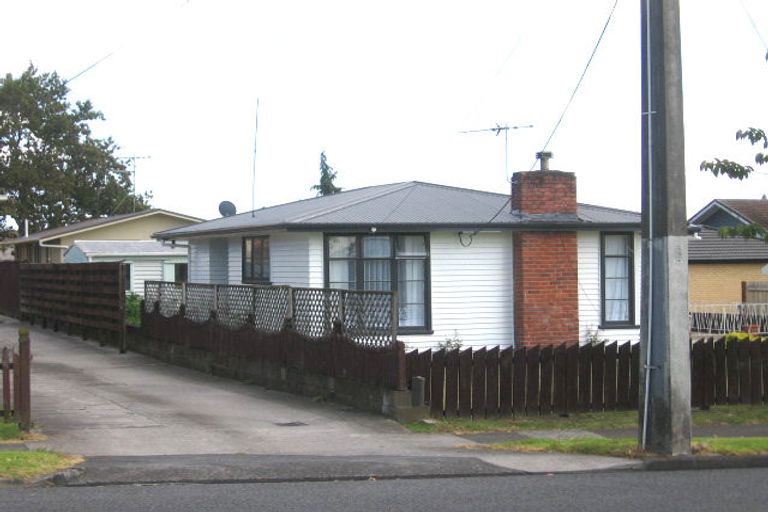 Photo of property in 1/23 Astley Avenue, New Lynn, Auckland, 0600