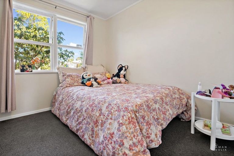 Photo of property in 31 Bodi Place, Te Atatu South, Auckland, 0610