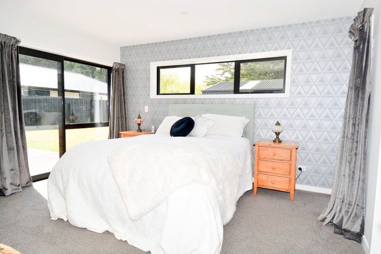 Photo of property in 77 Richfield Drive, Waikiwi, Invercargill, 9810