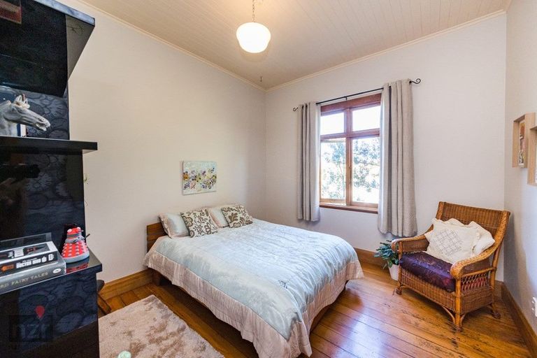 Photo of property in 74 Brightwater Terrace, Terrace End, Palmerston North, 4410