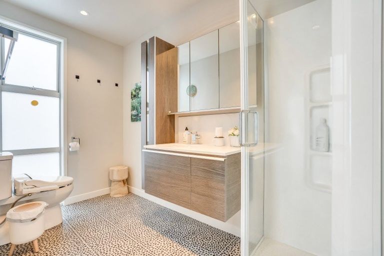 Photo of property in 18 Saint Pauls Drive, Brookfield, Tauranga, 3110