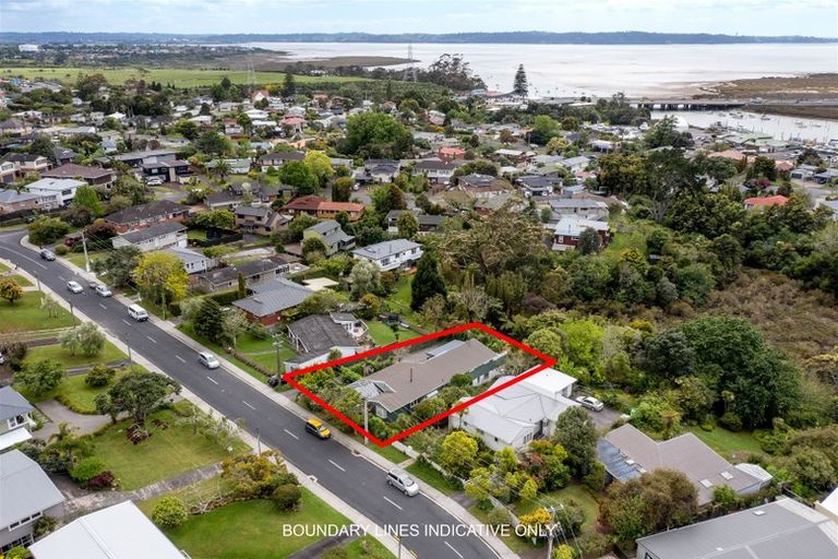 Photo of property in 53 Jaemont Avenue, Te Atatu South, Auckland, 0610