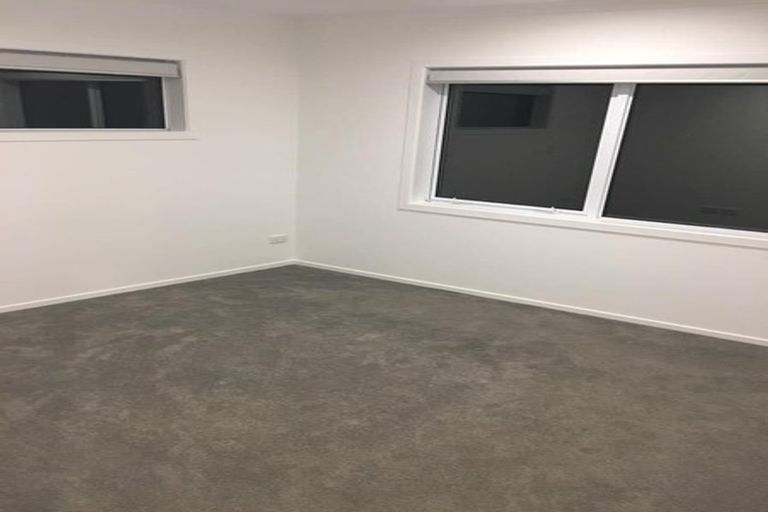 Photo of property in 8a Awanui Street, Merrilands, New Plymouth, 4312