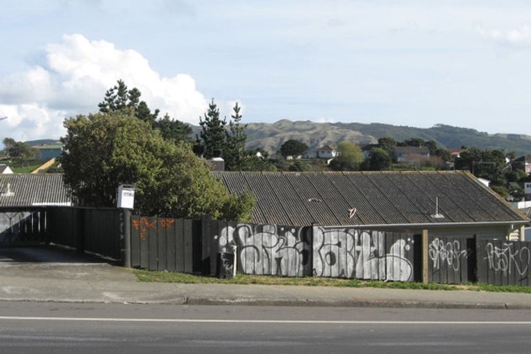 Photo of property in 178a-d Mungavin Avenue, Cannons Creek, Porirua, 5024