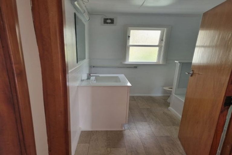 Photo of property in 12 Mahoe Street, Tawa, Wellington, 5028