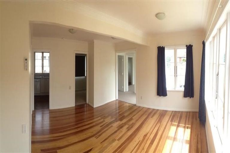 Photo of property in 7c Mclellan Street, Tawa, Wellington, 5028