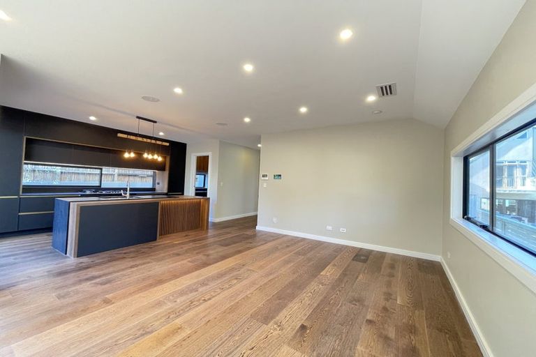 Photo of property in 20c Beach Road, Castor Bay, Auckland, 0620