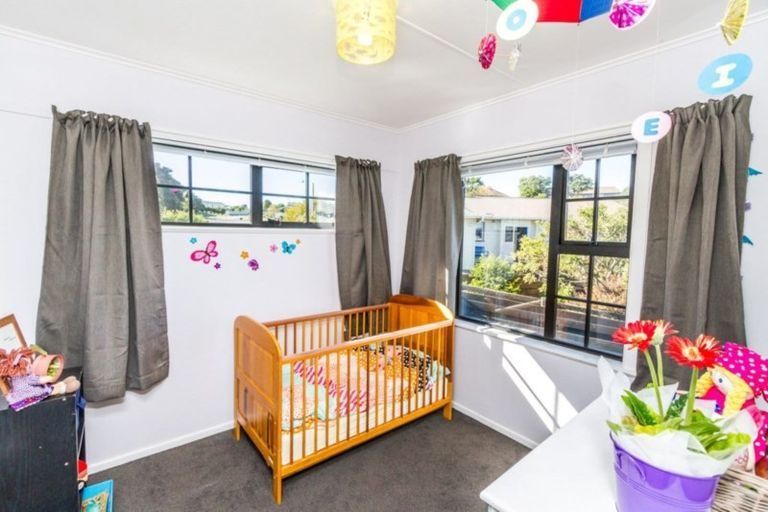 Photo of property in 13 Pennant Grove, Titahi Bay, Porirua, 5022
