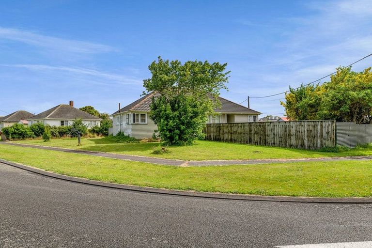 Photo of property in 2 Laurent Vc Street, Hawera, 4610