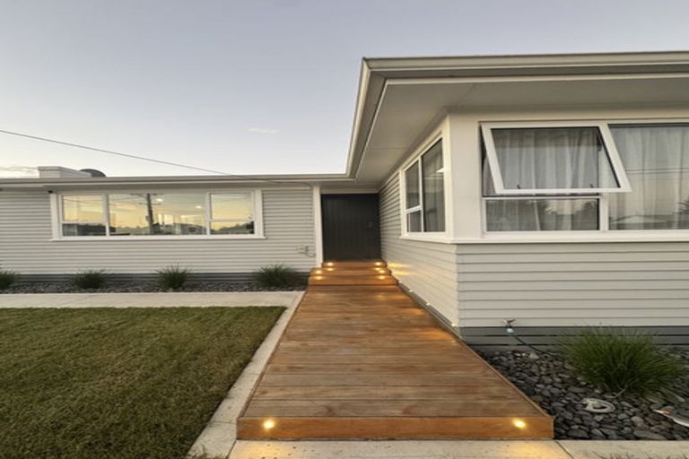 Photo of property in 16 Larnach Street, St Andrews, Hamilton, 3200