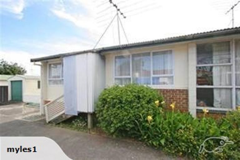 Photo of property in 2/5 Aranui Road, Mount Wellington, Auckland, 1060