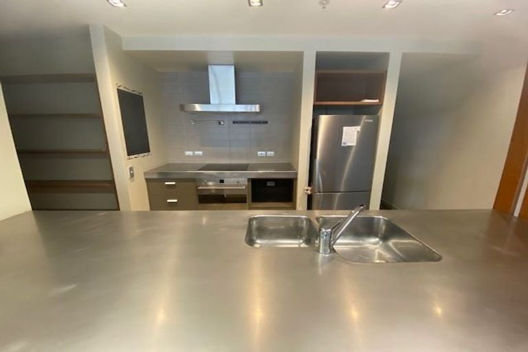 Photo of property in Piermont Apartments, 1a/82 Cable Street, Te Aro, Wellington, 6011