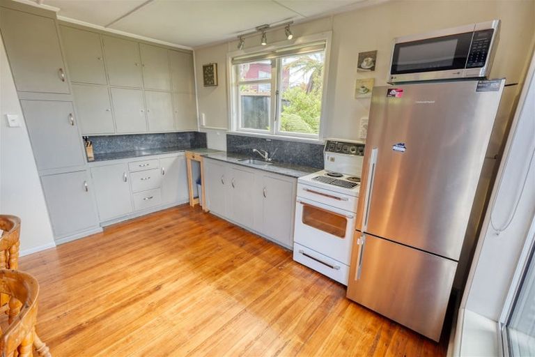 Photo of property in 42 Koe Street, Moana, 7872