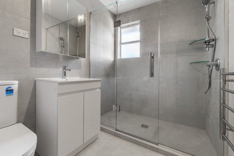 Photo of property in 13 Amberley Avenue, Te Atatu South, Auckland, 0610