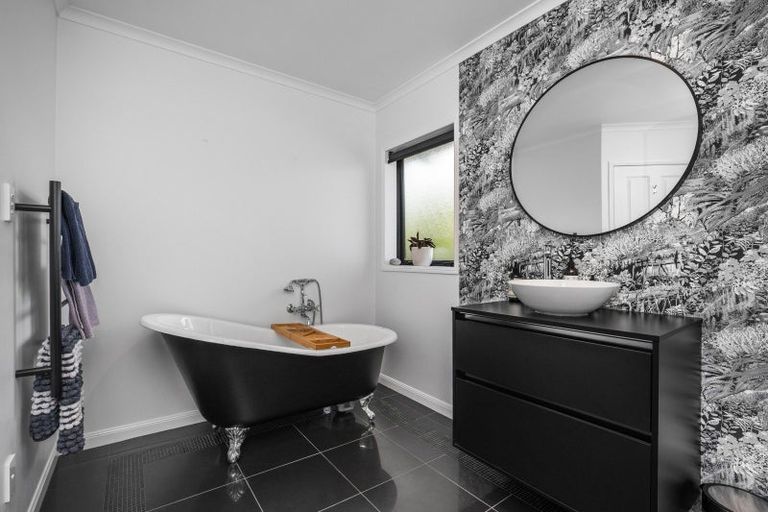 Photo of property in 61 Contour Avenue, Pyes Pa, Tauranga, 3112