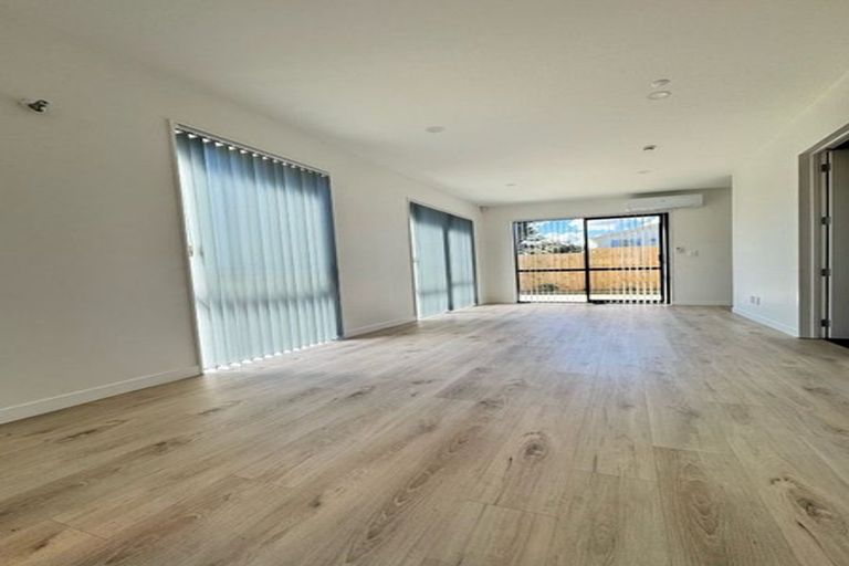 Photo of property in 9a Pukeroa Place, Papakura, 2110