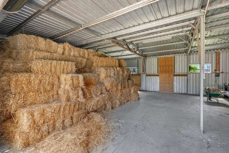 Photo of property in 37 Whiriwhiri Road, Waiuku, 2682