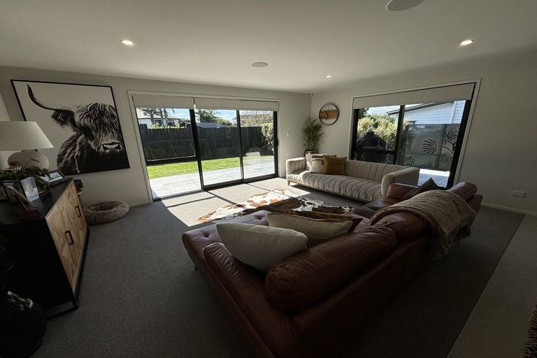 Photo of property in 16 Mutetai Road, Clarks Beach, 2122