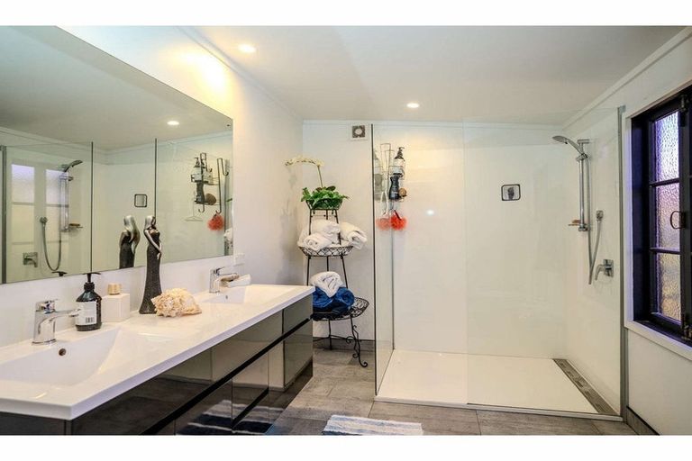 Photo of property in 17 Pickmere Lane, Kerikeri, 0230