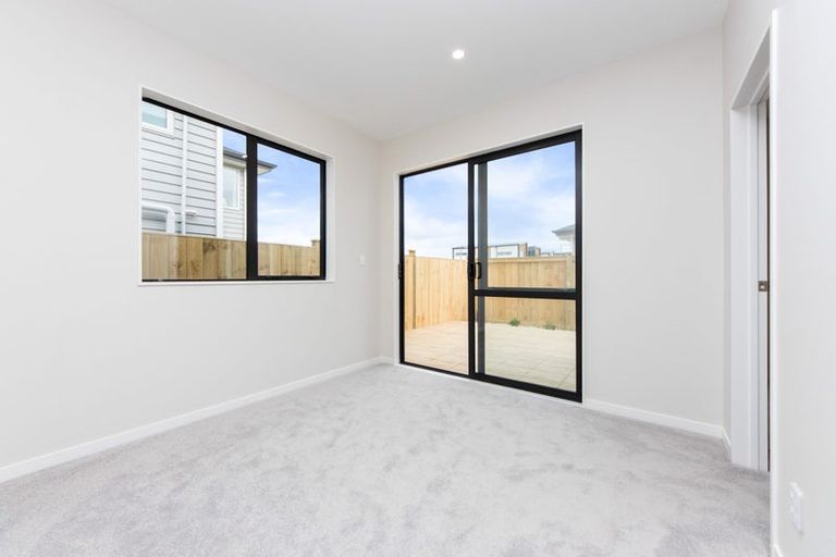 Photo of property in 19 Thomas Rielly Avenue, Hobsonville, Auckland, 0616