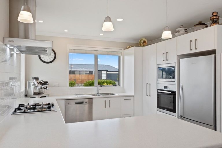 Photo of property in 22 Kohekohe Road, Papamoa Beach, Papamoa, 3118