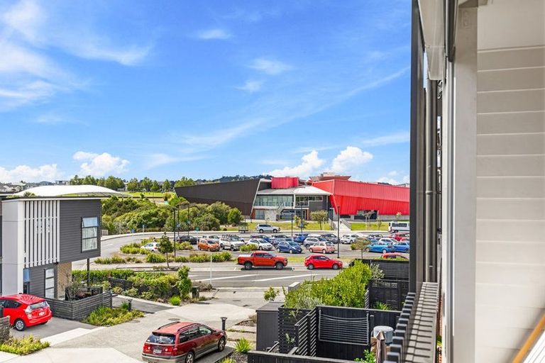 Photo of property in 16 Raranga Lane, Hobsonville, Auckland, 0616