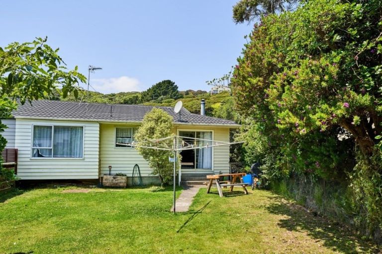 Photo of property in 1/20 Yarrow Place, Papakowhai, Porirua, 5024
