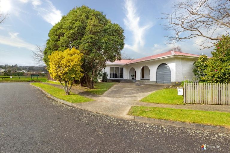 Photo of property in 10 Baltimore Crescent, Totara Park, Upper Hutt, 5018