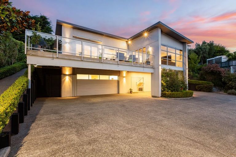 Photo of property in 302 Paremata Road, Whitby, Porirua, 5381