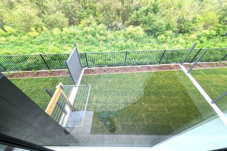 Photo of property in 30 Koreke Close, Kenepuru, Porirua, 5022