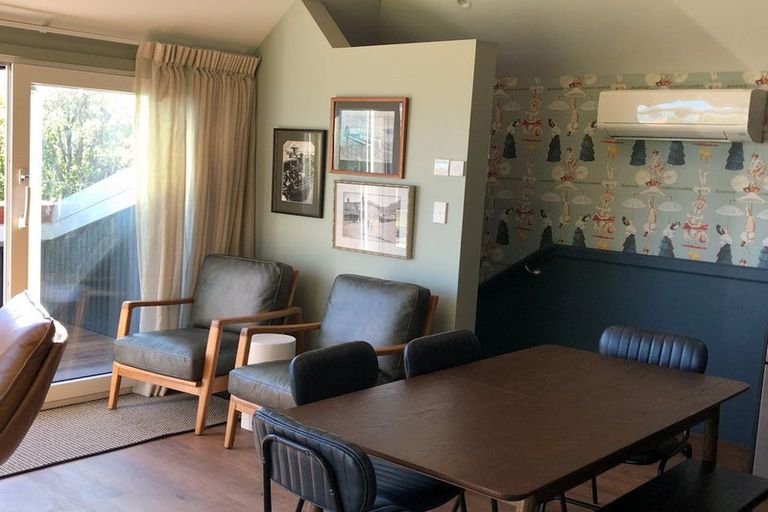 Photo of property in 8a Hawkhurst Road, Lyttelton, 8082