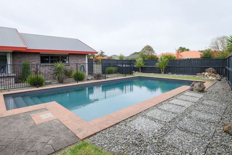 Photo of property in 28 Admiral Crescent, Flagstaff, Hamilton, 3210