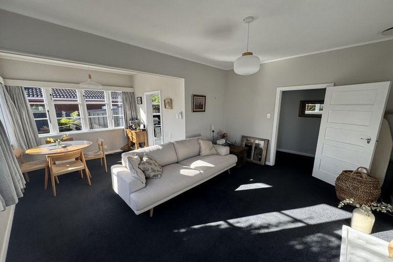 Photo of property in 10 Purser Grove, Fairfield, Lower Hutt, 5011