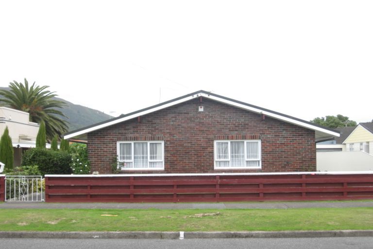 Photo of property in 8 Brees Street, Epuni, Lower Hutt, 5011