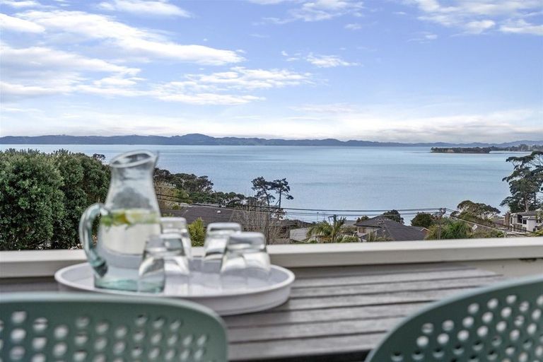 Photo of property in 2/5 Colmar Road, Mellons Bay, Auckland, 2014