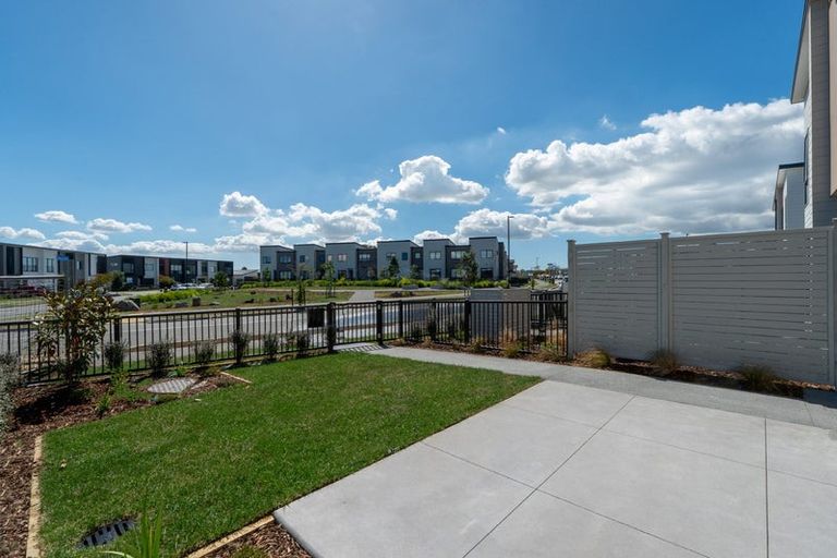 Photo of property in 116 Pepene Avenue, Takanini, Auckland, 2112