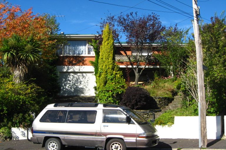 Photo of property in 16 Colquhoun Street, Glenross, Dunedin, 9011