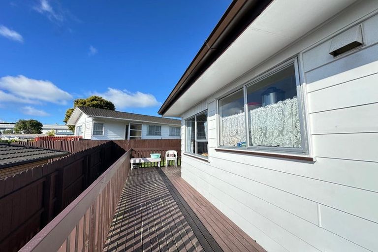 Photo of property in 7 Tudor Road, Henderson, Auckland, 0610