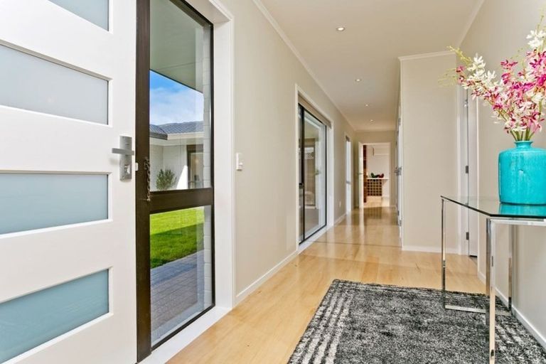 Photo of property in 3 Limeburners Close, Hobsonville, Auckland, 0618