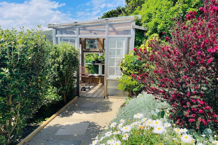 Photo of property in 1 Haunui Way, Pukerua Bay, 5026