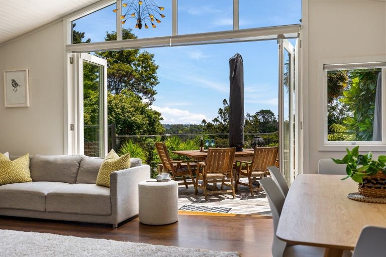 Photo of property in 10 Emily Lane, Greenhithe, Auckland, 0632