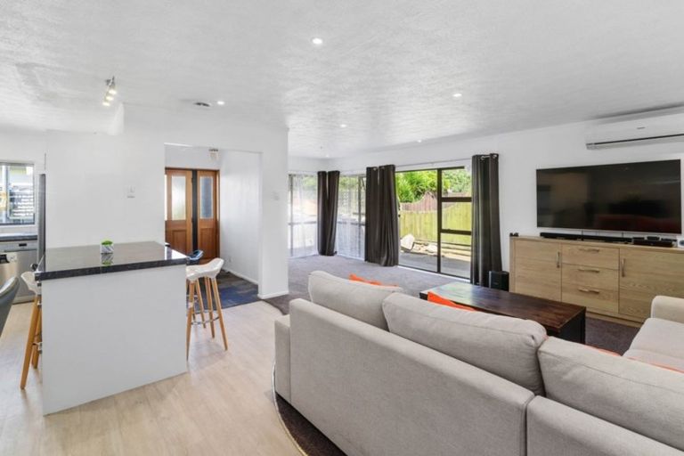 Photo of property in 15 Elmslie Place, Owhata, Rotorua, 3010