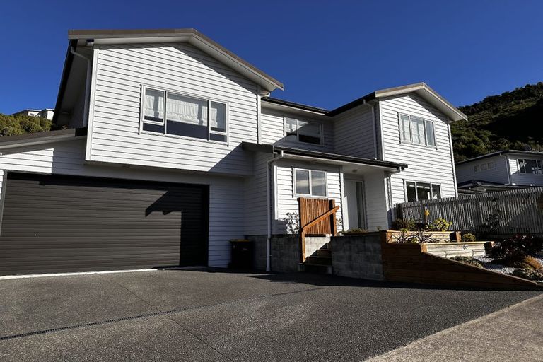 Photo of property in 5 Gatley Grove, Churton Park, Wellington, 6037