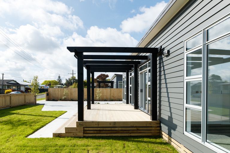 Photo of property in 2 Flint Street, Milson, Palmerston North, 4414