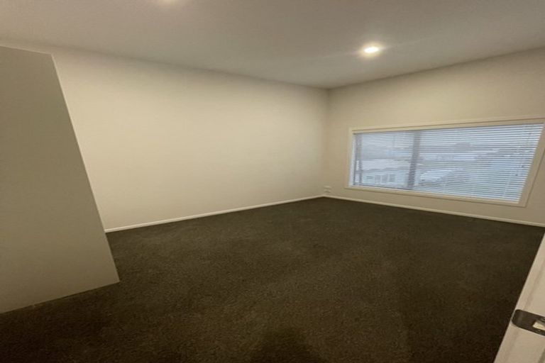 Photo of property in 70b Arimu Road, Papakura, 2110