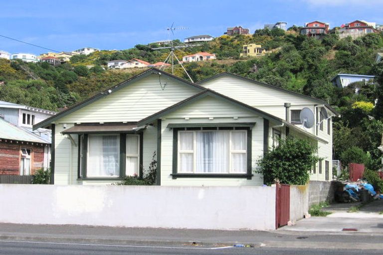 Photo of property in 98 Derwent Street, Island Bay, Wellington, 6023
