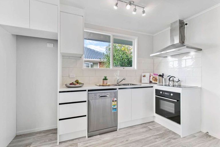 Photo of property in 27 Woburn Street, Mangere East, Auckland, 2024
