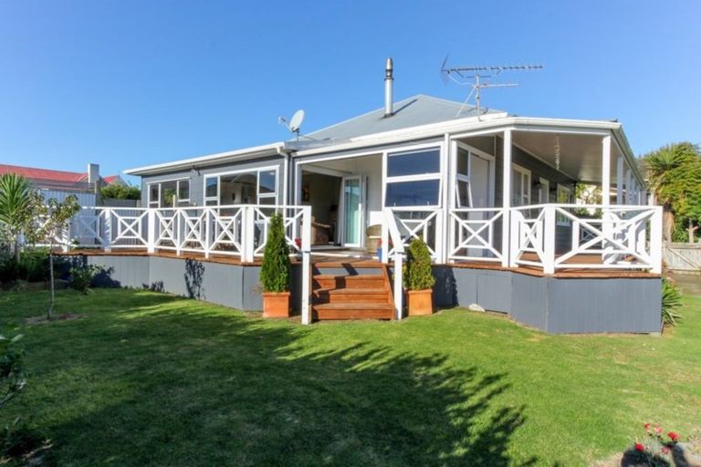 Photo of property in 6 Mouatt Street, Waitara, 4320